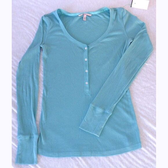 Victoria Secrets blue L/S top - Picture 1 of 2